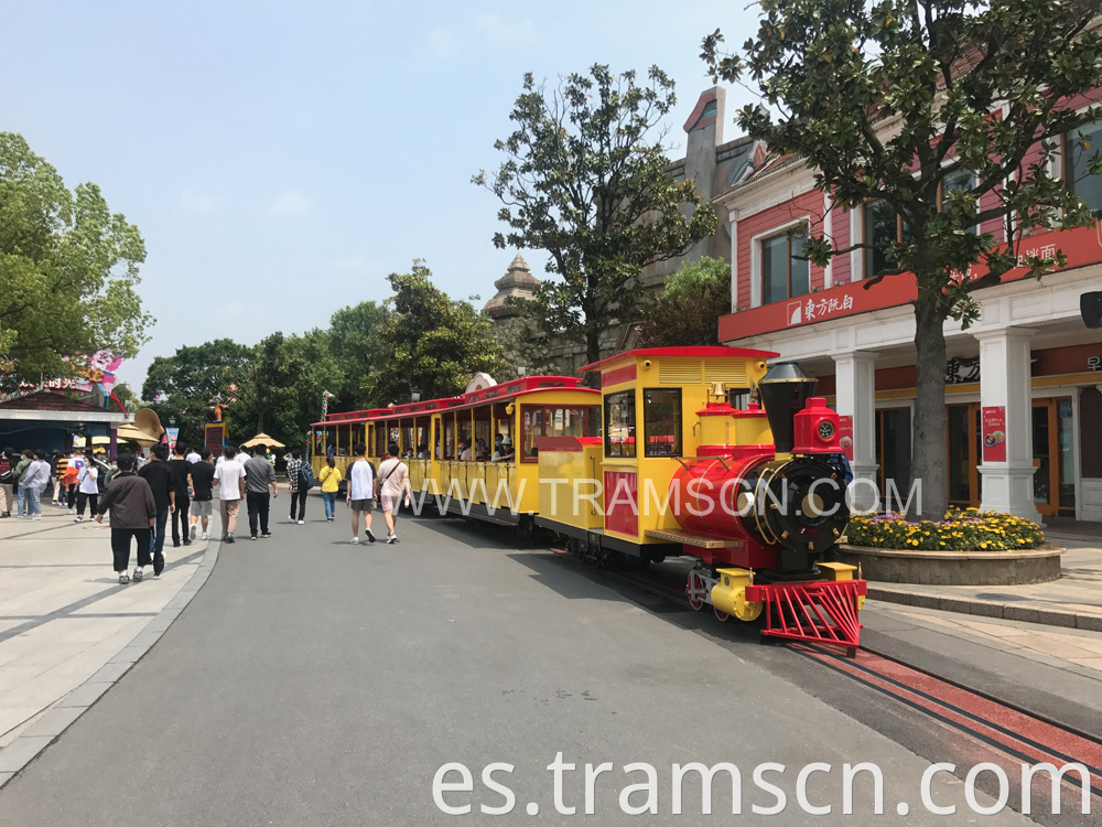 Park Trains YELLOW EXPRESS TRAIN IN SHANGHAI